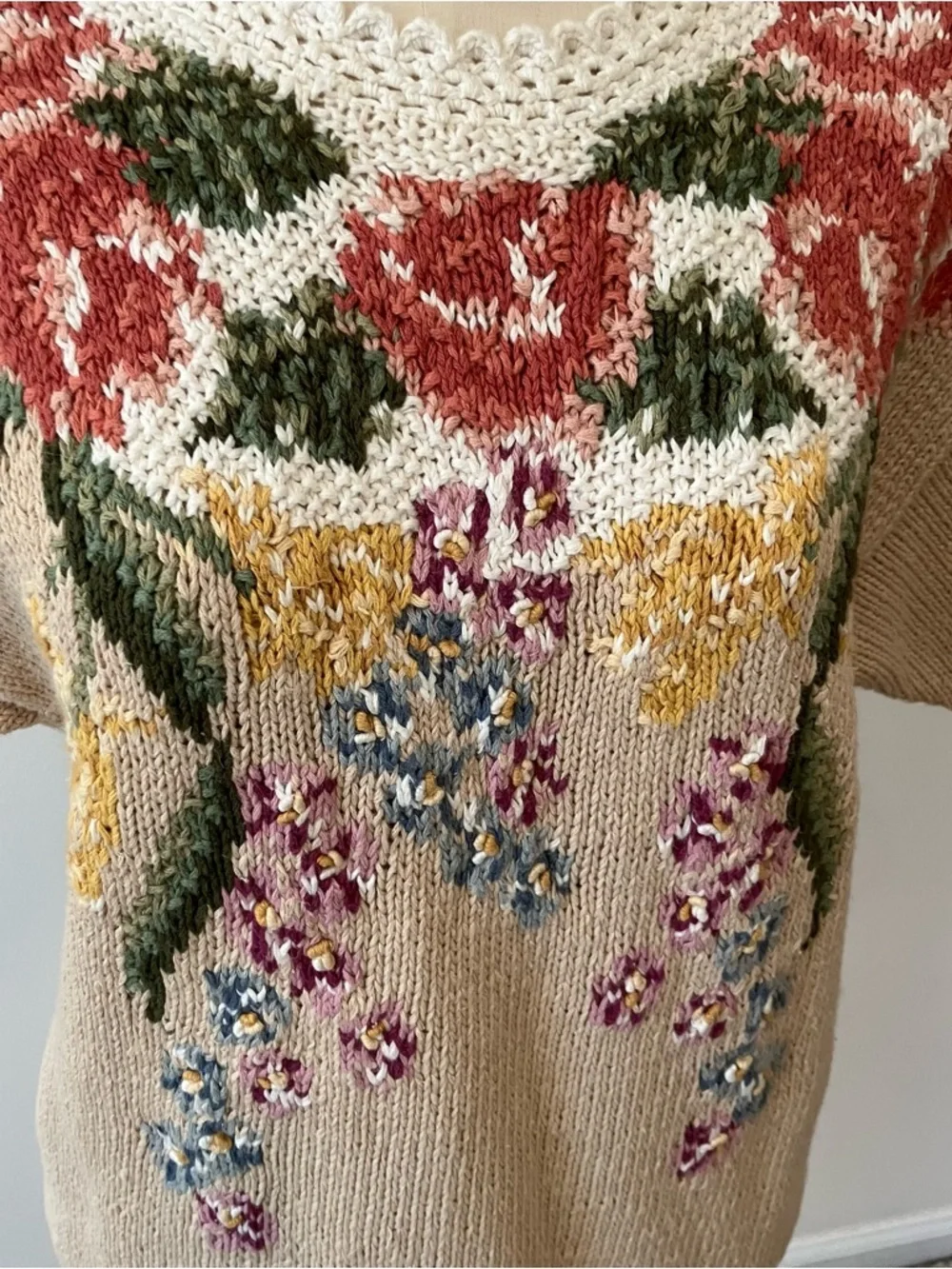VTG Womens Tan Sz. S Sweater Embroidered Flowers Lace Crochet Short Sleeve - Picture 2 of 6
